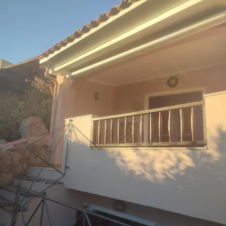 Baia Caddinas, غولفو أرانتْشي